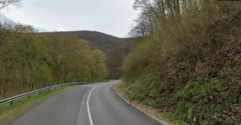 Összegyűlnek a motorosok az útszakasznál, ahonnan kitiltották őket Visegrádon