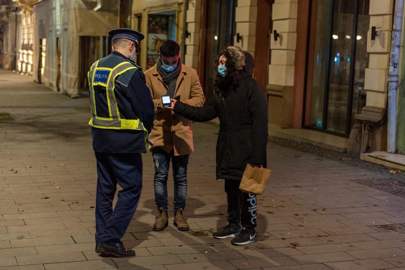 Több mint ezer ember szegte meg a kijárási tilalmat szilveszterkor