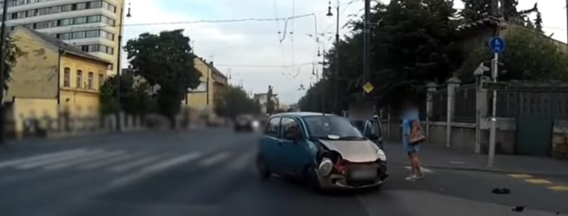 Kis híján elgázoltak egy gyalogost a Dózsa György úton a zebrán – videó