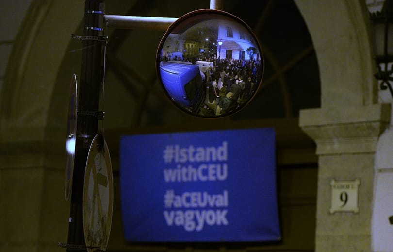New York Állam Oktatási Hivatalára hivatkozva cáfolja a CEU a Magyar Időket