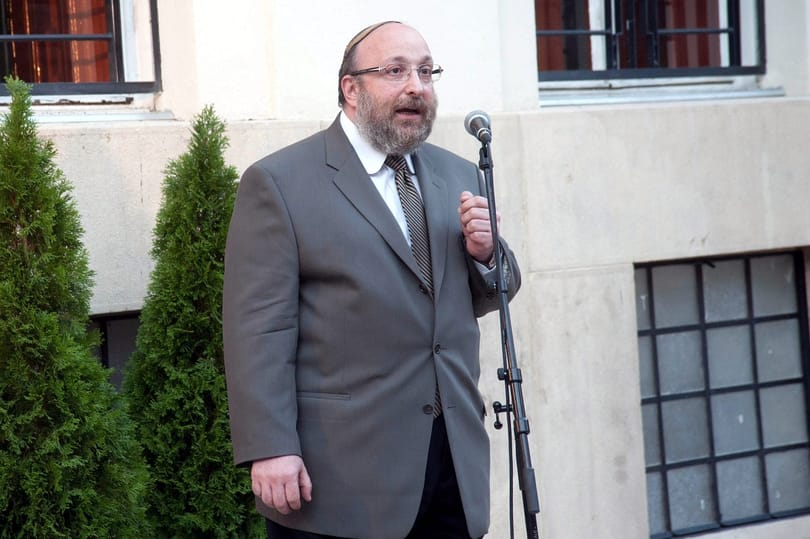 A rabbitestület számára még mindig Frölich Róbert a főrabbi