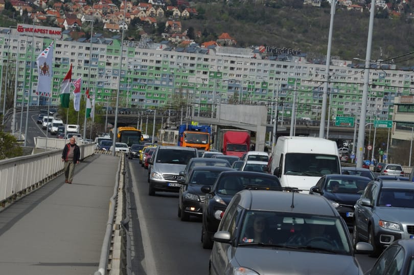 Súlyos baleset az Árpád hídnál