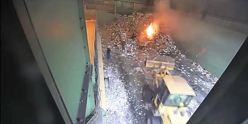 Ha ezt a videót megnézi, többé nem fogja a szemetesbe dobni a régi telefonját