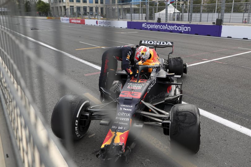 Azeri Nagydíj: Pérez győzött, Verstappen defektet kapott a célegyenesben (videóval)