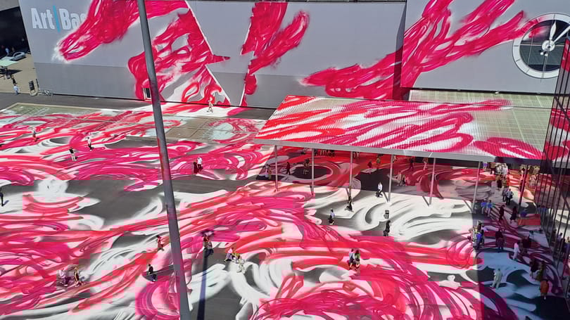 „Egyszer volt egy művészeti világ, most művészeti piac van” – kerülte a politikát az idei Art Basel, miközben a márka Katarban terjeszkedik