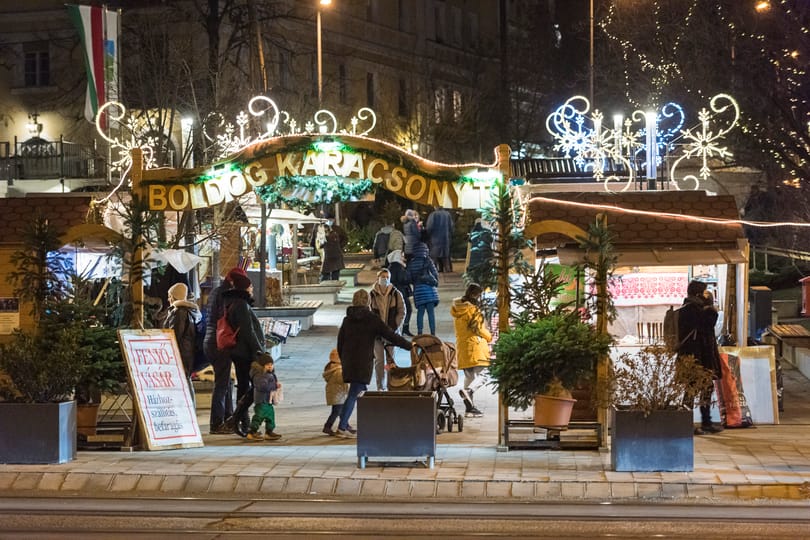 Népszava: Fidesz-közeli vállalkozó viszi a Vörösmarty téri karácsonyi vásárt