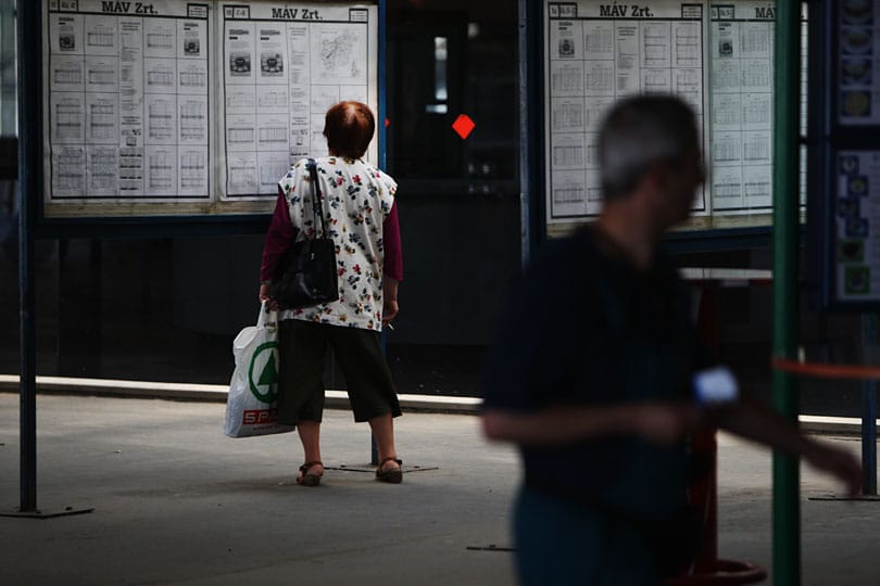 Elvehetik az ingyenes vonatjegyet: tiltakoznak a vasutasok