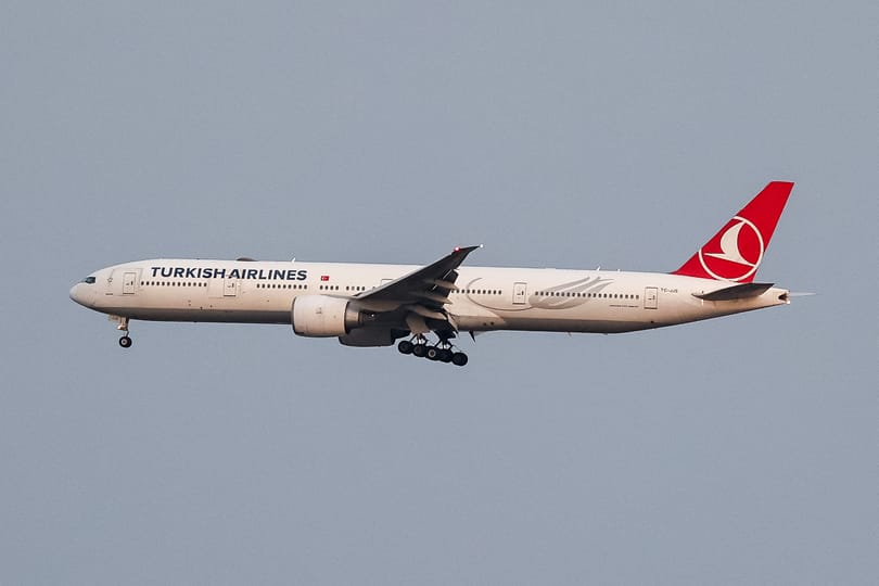 Kényszerleszállást hajtott végre egy török gép New Yorkban, miután meghalt a pilóta