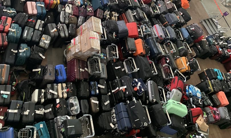 Poggyászszőnyeg borította be a Heathrow-t, miután leállt a csomagkezelő rendszer