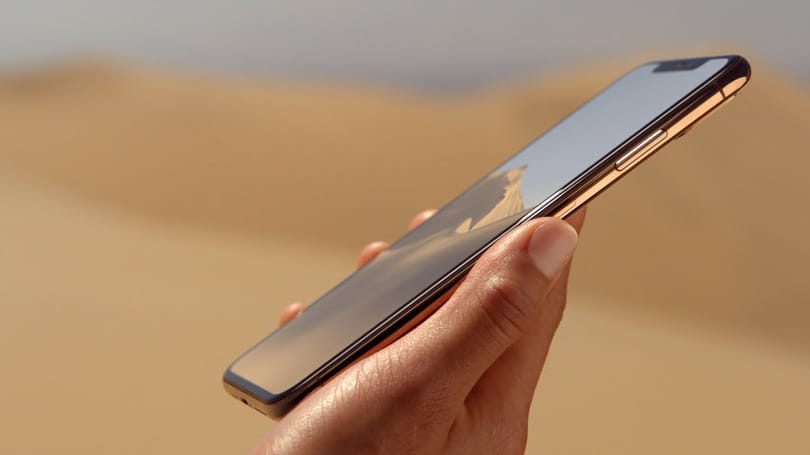 Pofátlan trükkel húzta le 1493 kamu iPhone-nal és 255 millió forinttal az Apple-t két diák