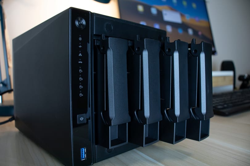 Elég lehet egy egész családnak: 7200 GB adatot tárolhat az Asustor otthoni készülékén