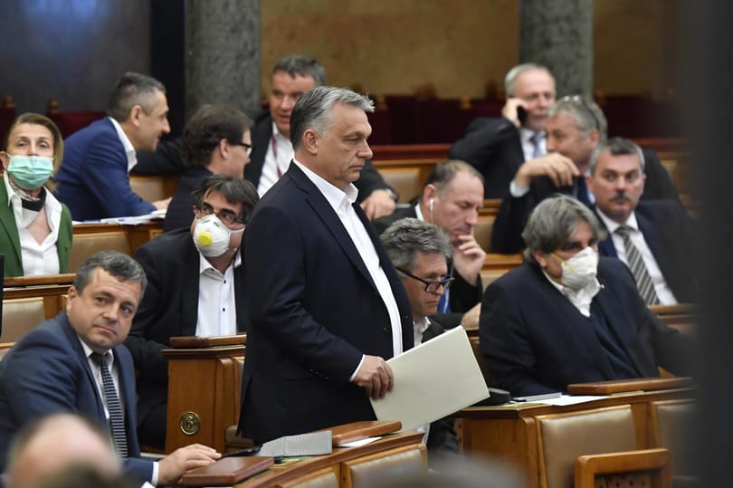 Orbán lényegében ismét különleges felhatalmazást kér