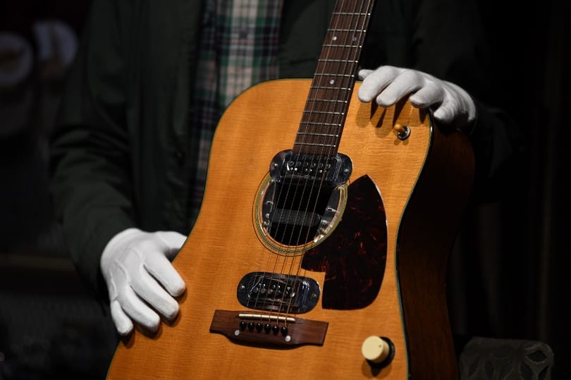 Rekordáron kelt el Kurt Cobain gitárja