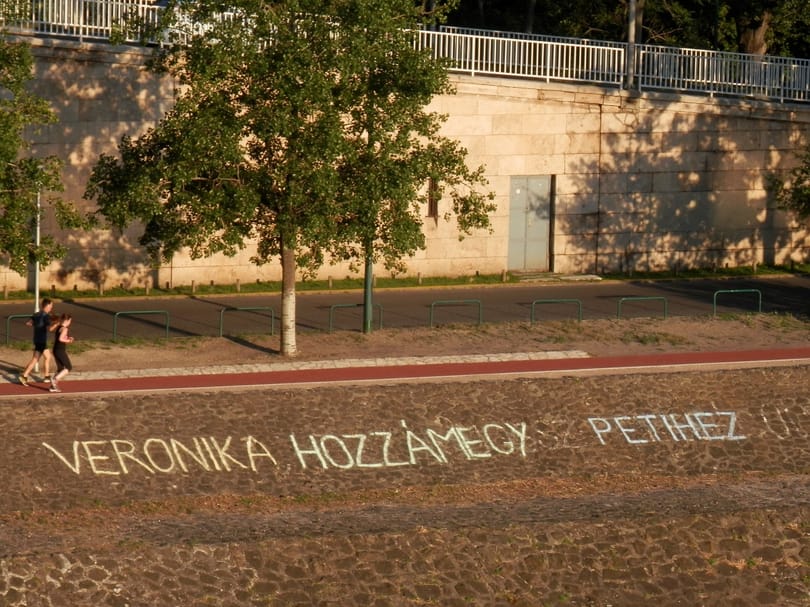 Fotó: Házasság lesz a Margitszigetre felfestett lánykérésből