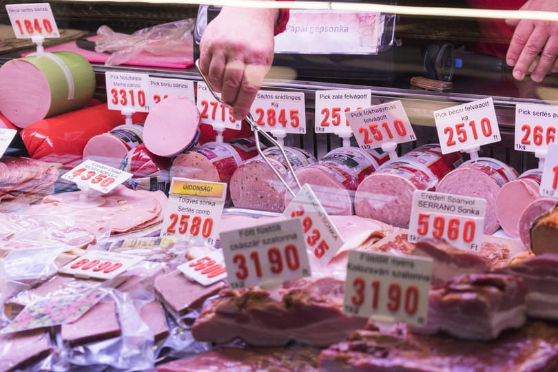 Ritka fájdalmas feladat kitörni a spirálból, amikor az árak és a bérek egyszerre lőnek ki