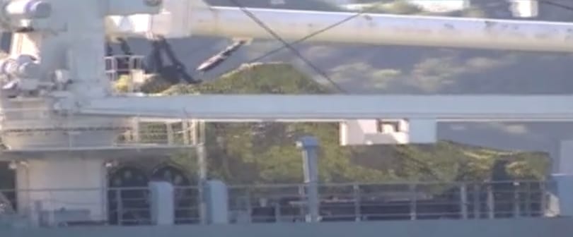 Tankokat szállító orosz hajó kelt át a Boszporuszon