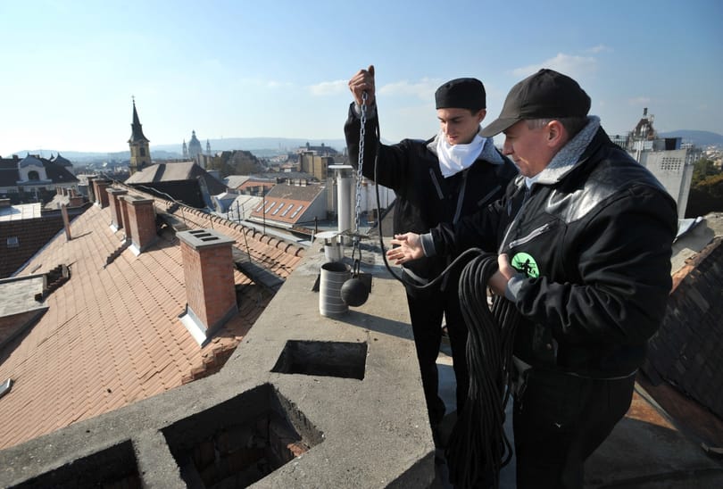 Tízezrek szembesülnek azzal, hogy mégis fizetniük kell a kéményellenőrzés után