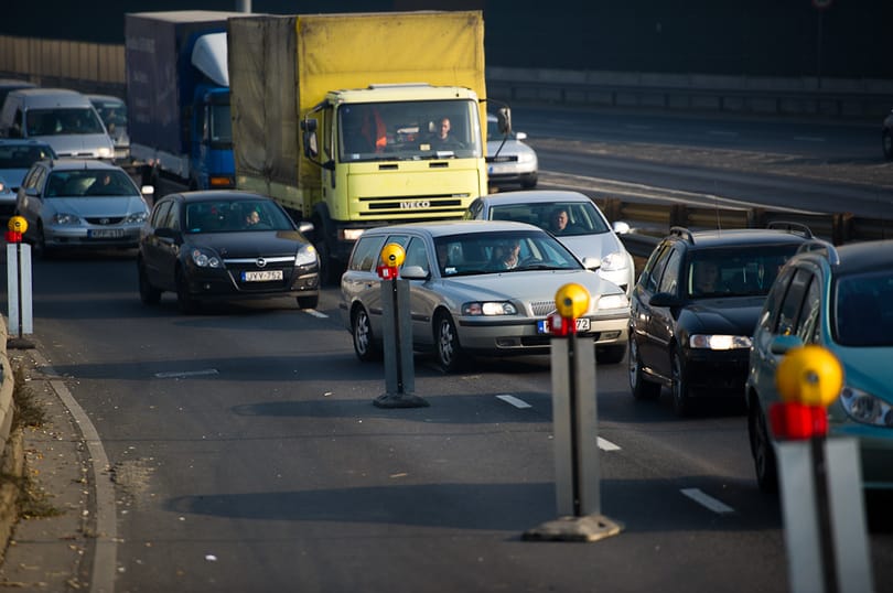 Jelentős korlátozások lesznek a Kacsóh Pongrác úti felüljárón, több hétvégén keresztül újítják fel