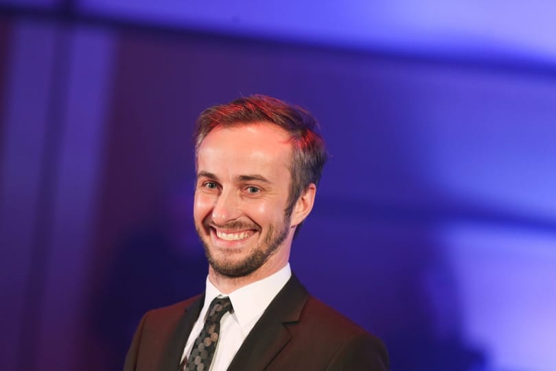 Merkelék kiadják az igazságszolgáltatásnak az Erdogant sértegető német tévést