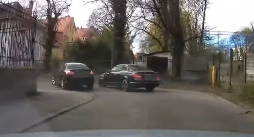 Civil autósok videói alapján szórja a bírságokat a lengyel rendőrség