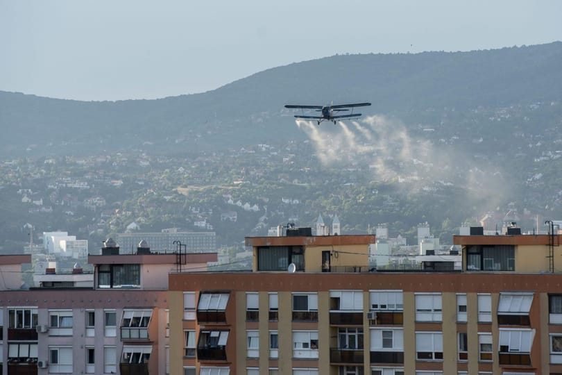 Mégis bevetik a szúnyogok ellen a légi vegyszeres gyérítést