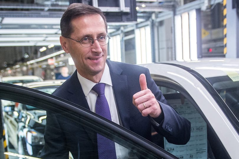 Kötvényekkel lép be az állam a nyugdíjpiacra