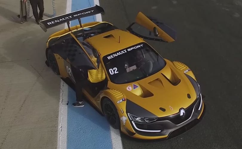 Ez a Renault olyasmit tud, amire titkon minden ember vágyik – videó