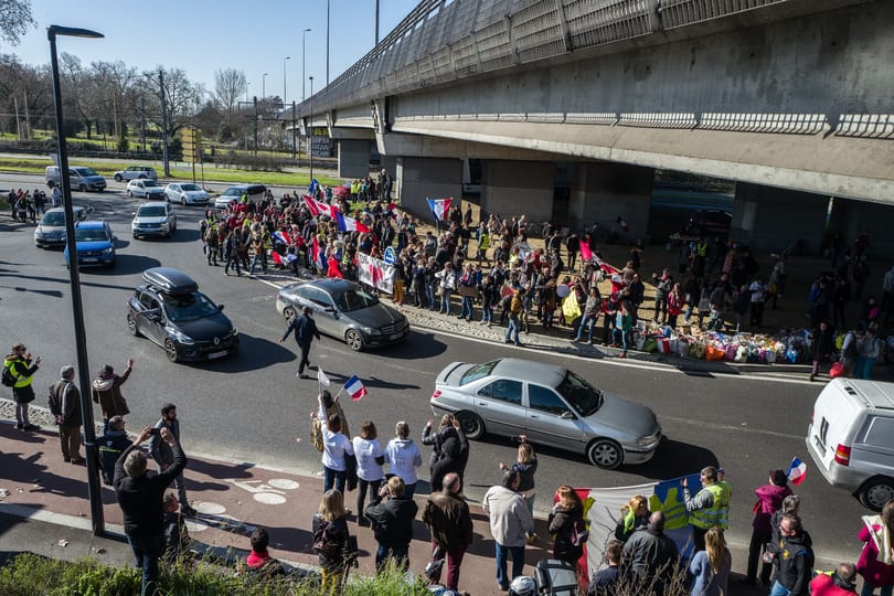 Autósblokád van készülőben Párizsban, 7000 rendőrt vezényeltek ki