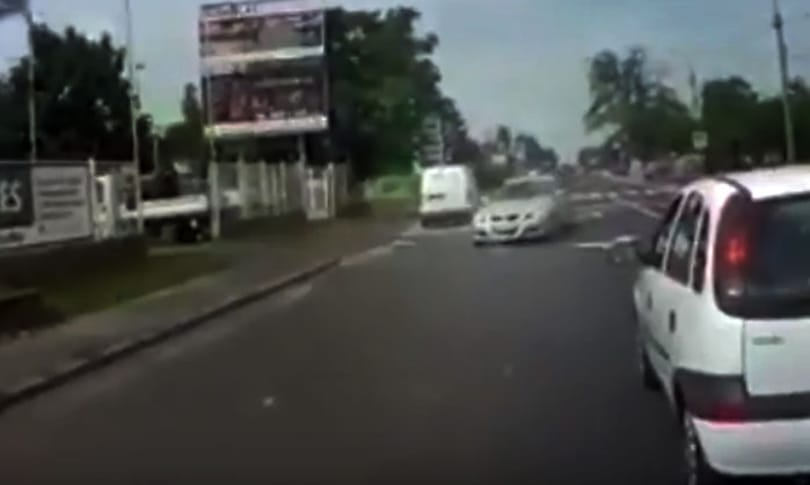 Videó: Hiába dudáltak az autósnak a Budaörsi úton, csak jött-jött szembe a forgalommal