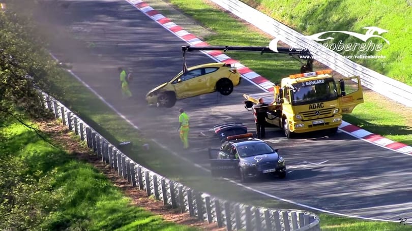 Irgalmatlan nagyot estek egy Opel Astrával a Nürburgringen – videó