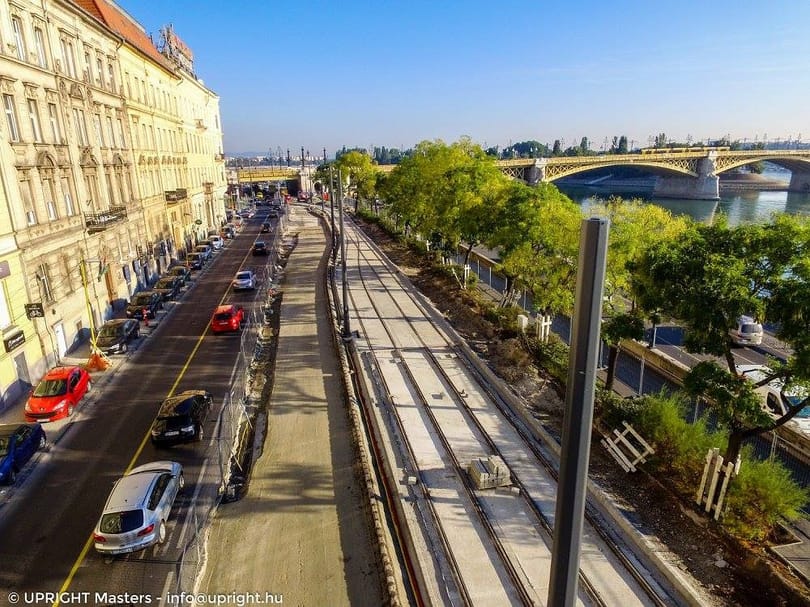 A BKK megkérdezi az utasoktól, hogyan járjon a fonódó villamos