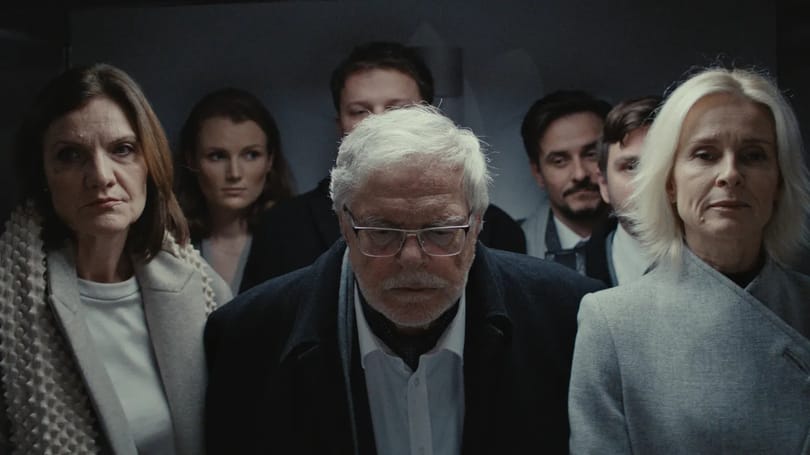 Mi van akkor, ha a tisztességesnek tűnő politikus embert öl?