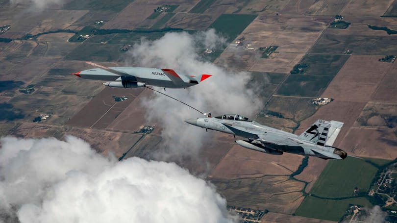 Történelmet írt a Boeing, újfajta módon tankolták meg az amerikai vadászrepülőgépet – videó