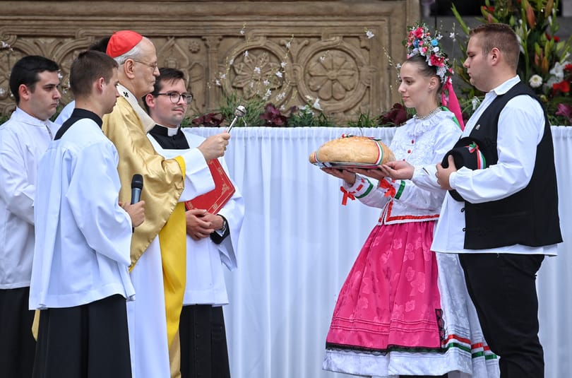 Áder, Orbán és Semjén is ott volt a Bazilikánál az ünnepi misén