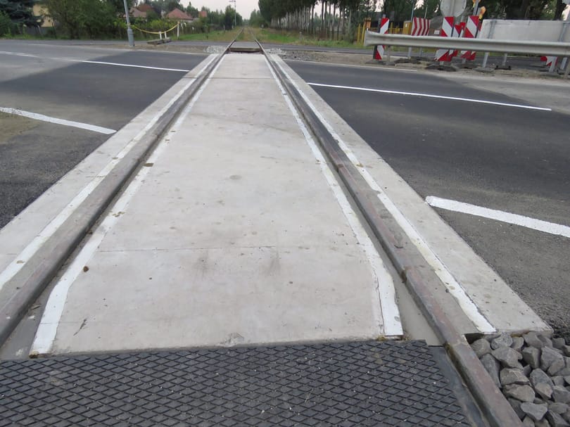 Új átjáró a halott vasútvonalnak: megmagyarázta a MÁV a solti felújítást