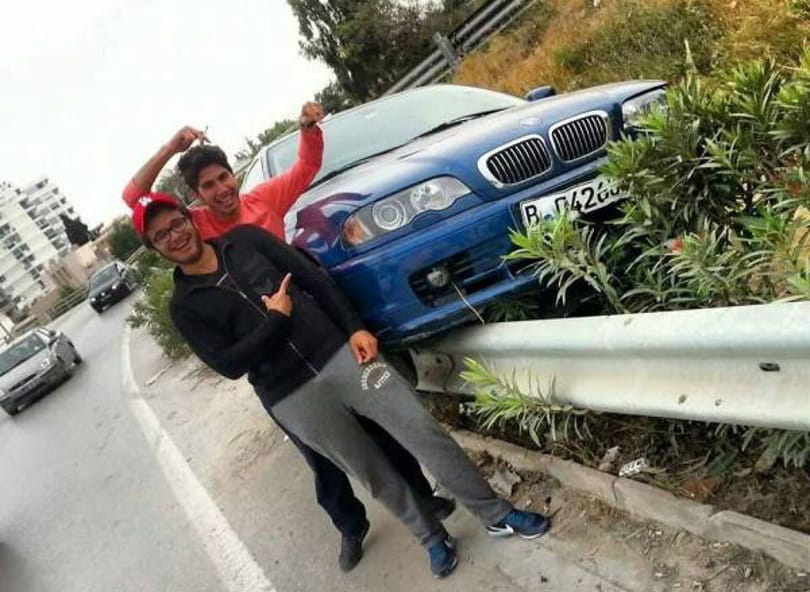 Szalagkorláton landolt a driftelő M3-as BMW - fotó