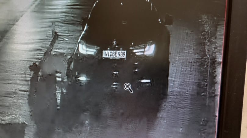 Videót tett közzé és keresi a rendőrség a BMW-st, aki Solymáron két nőt elgázolt a zebrán, majd elhajtott