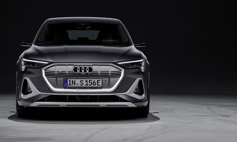 Beárazták az 500 lóerős új Audi villany SUV-t