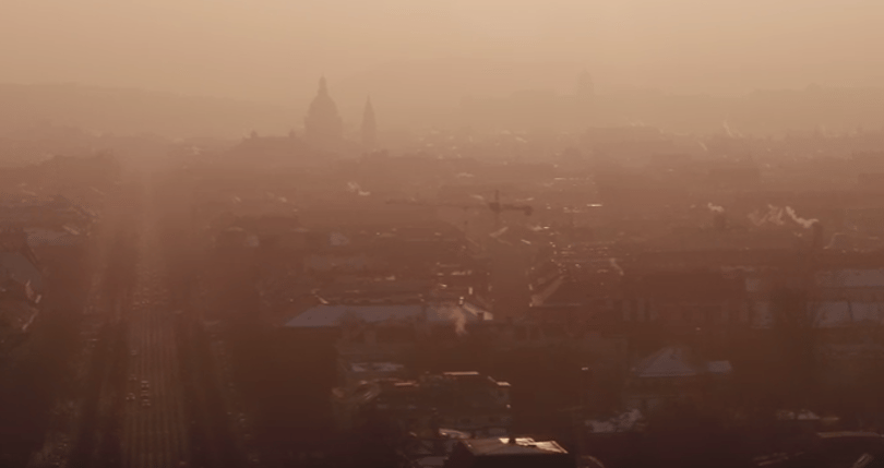 Marad a szmog szerdán