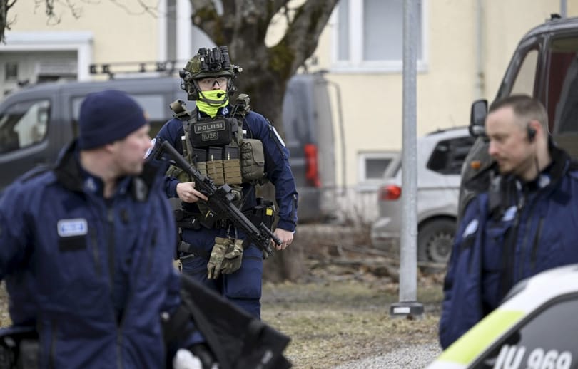 Lövöldözni kezdett egy 12 éves diák egy finn iskolában, egy társát megölte