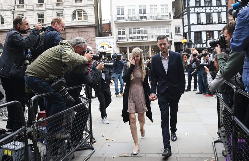 A gyógyíthatatlan Charlie Gard szülei feladták a küzdelmet