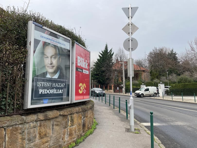 Orbán és a pedofília - új plakátkampányt indított a DK