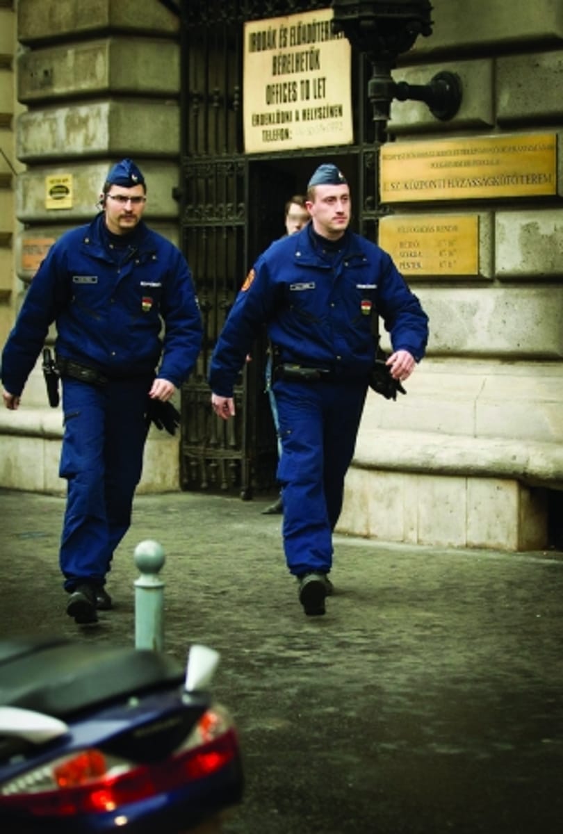 Táskatolvaj vegyült a násznép közé egy pesti esküvőn
