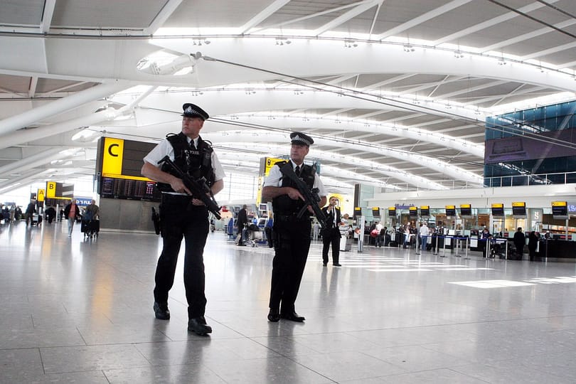Lehetetlen a távolságtartás a reptereken a Heathrow vezetője szerint