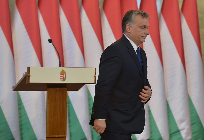 Rejtélyes magánszemély kegyéből kapott zöld lámpát a kormány népszavazása