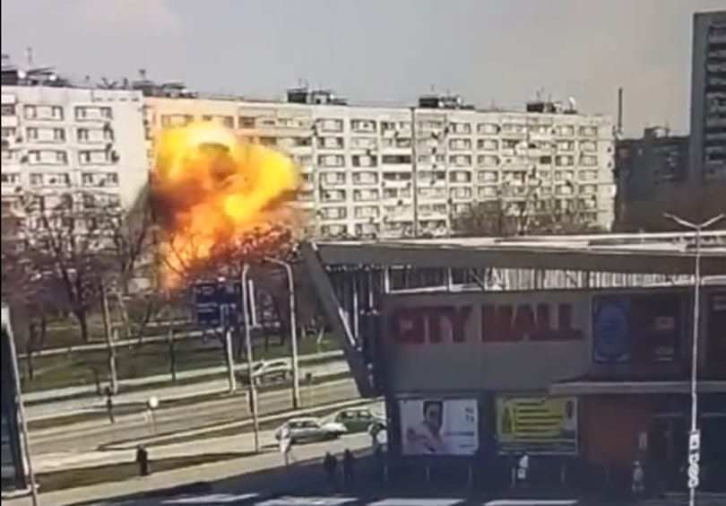 Lakónegyedet lőttek az oroszok Zaporizzsjában is – videó