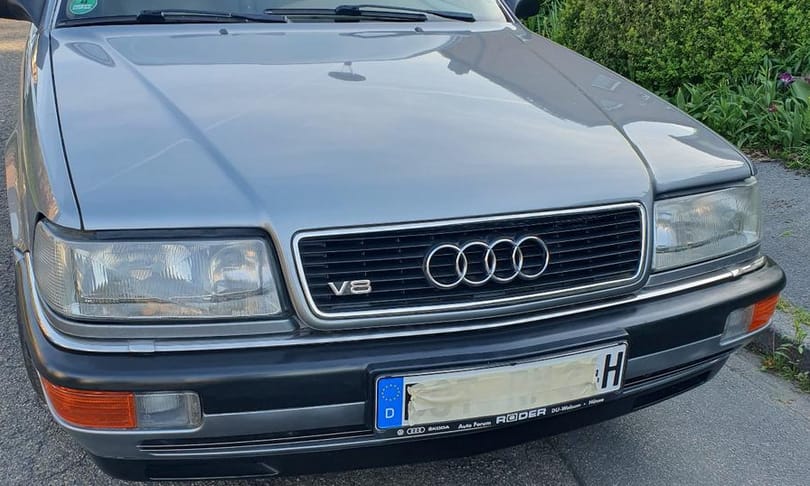 Szinte gombokért lehet a miénk az Audi egykori V8-as zászlóshajó luxusautója