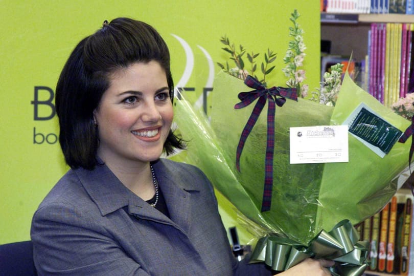 Monica Lewinskynak már nagyon elege van a Clintonnal kapcsolatos kérdésekből