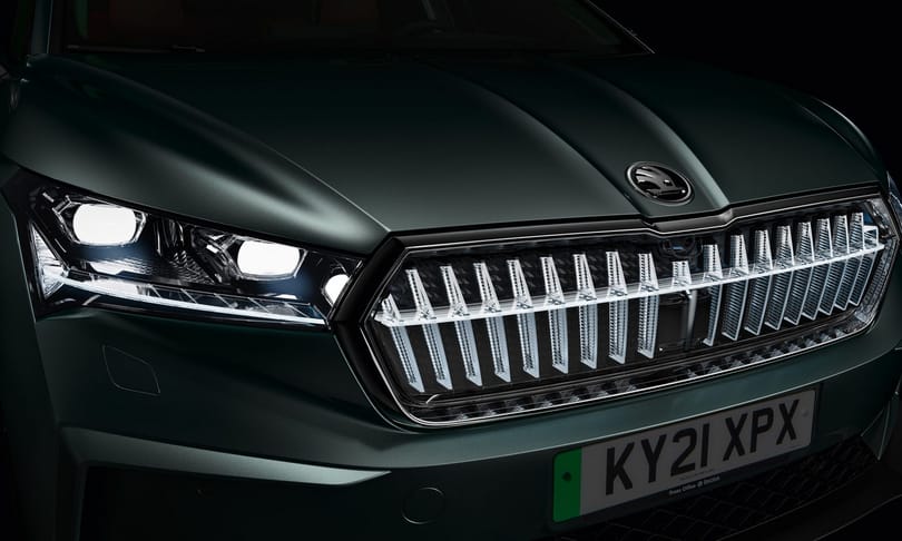 A Skoda is kénytelen leállítani vagy fékezni üzemeiben a termelést a félvezetőhiány miatt