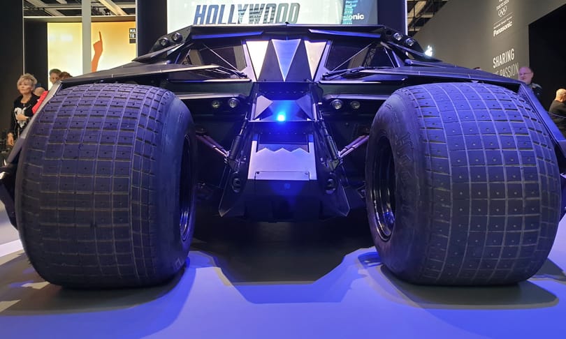 Élőben egészen félelmetes Batman autója, körbefotóztuk